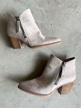 🆕 Listing! Zodiac | 'Ashton' Ankle Booties with Side Zip in Taupe